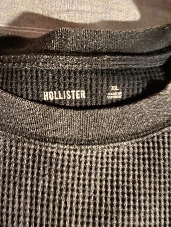 Hollister Thermal Long-Sleeve - Picture 2 of 2
